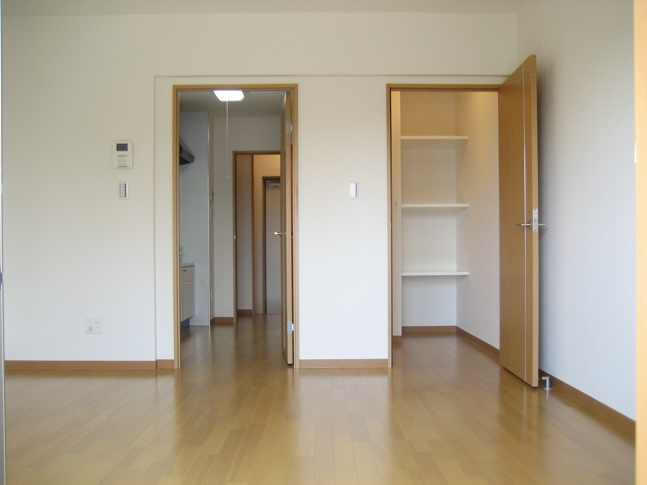 Living and room. 8.7 Pledge Western-style ・ Always-on Internet connection available free of charge