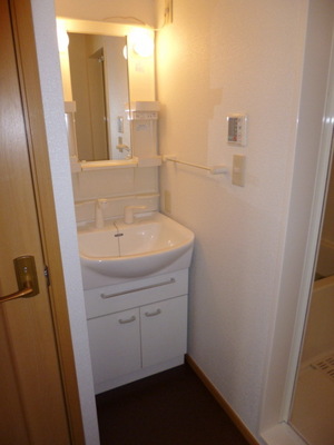 Washroom.  ☆  Independence is a wash basin  ☆ 