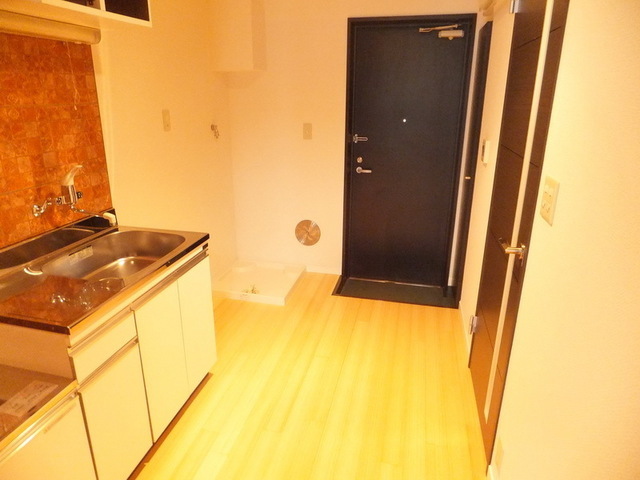 Kitchen.  Kitchen space