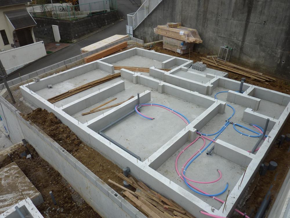 Local appearance photo. 1 Building