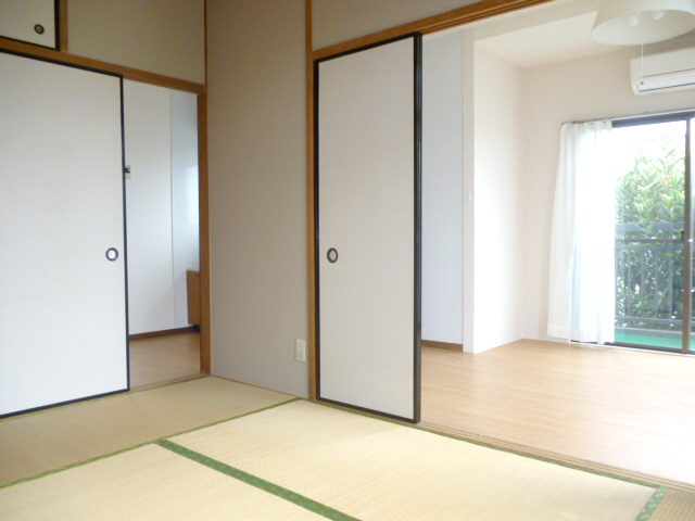 Living and room. Japanese-style room ・ DK