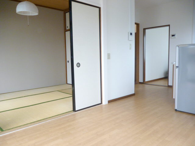 Living and room. DK ・ Japanese-style room