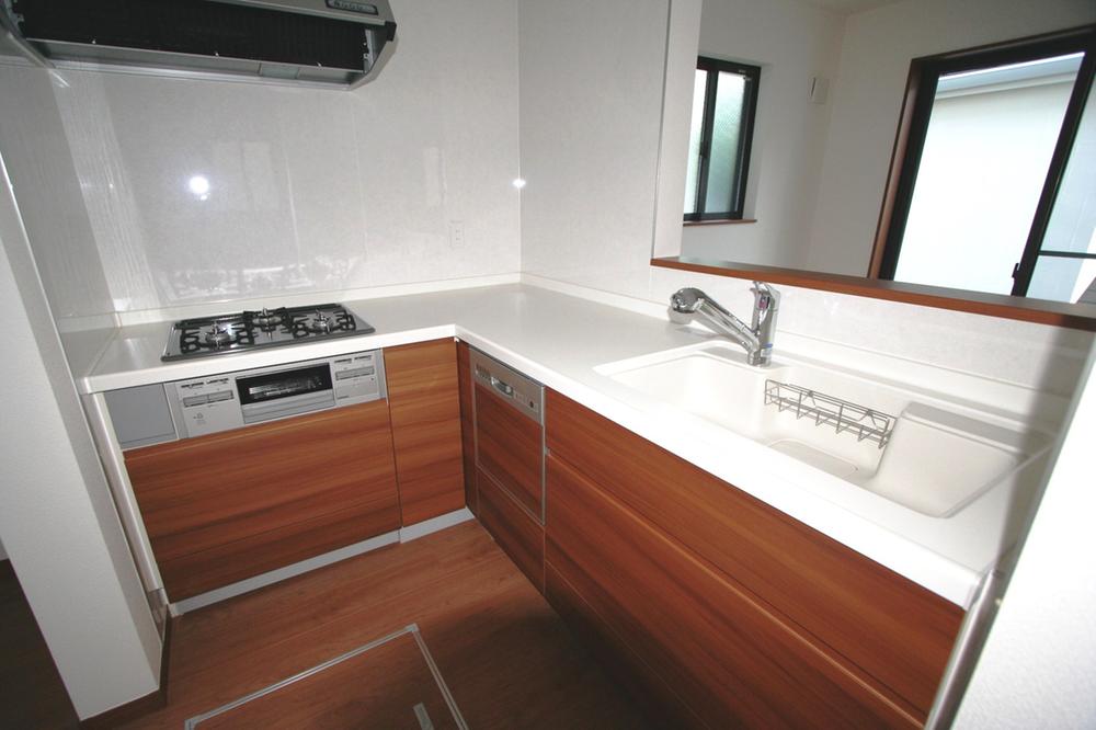 Kitchen. Local (10 May 2013) Shooting