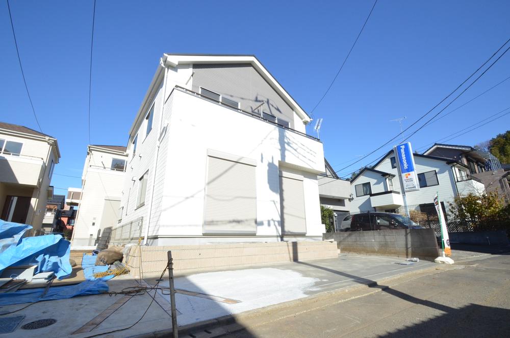 Local appearance photo. Local (12 May 2013) Shooting D Building