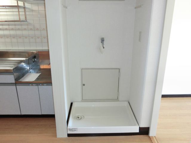 Other Equipment. It is indoor washing machine Storage