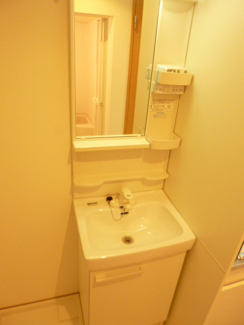 Washroom. ☆ There is also a separate washroom ☆