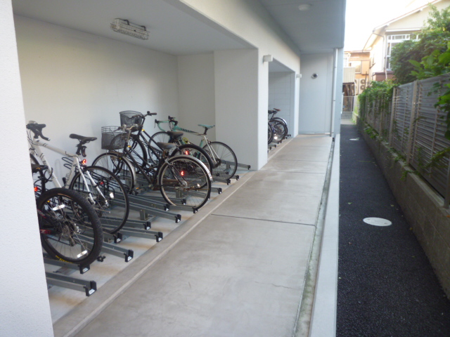 Other common areas. Bicycle-parking space ☆