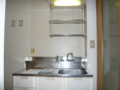 Kitchen. Gas stove can be installed