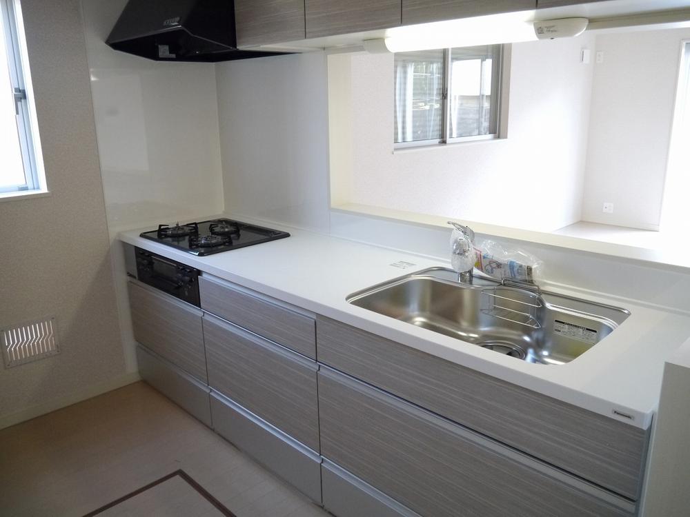 Kitchen. Artificial marble counter ・ Pair type water purifier with system Kitchen