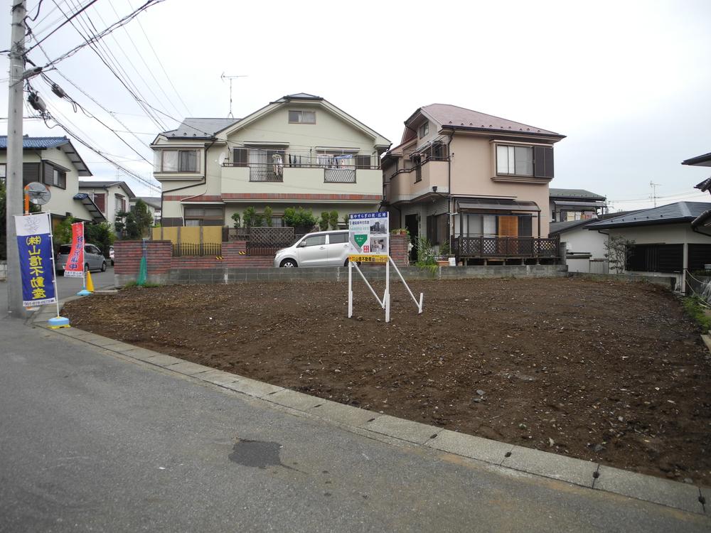 Local photos, including front road. Since the site (November 2013) shooting front road is located about 6m, Per yang is good !!