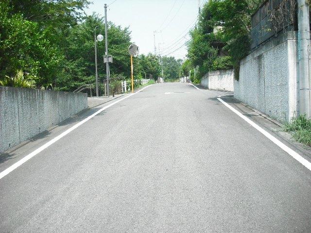 Local photos, including front road. Local (August 2013) Shooting