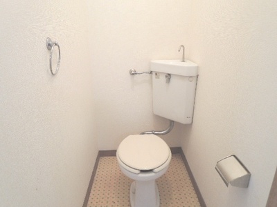 Toilet. Since the bus toilet by, every day, Comfortable Toilet