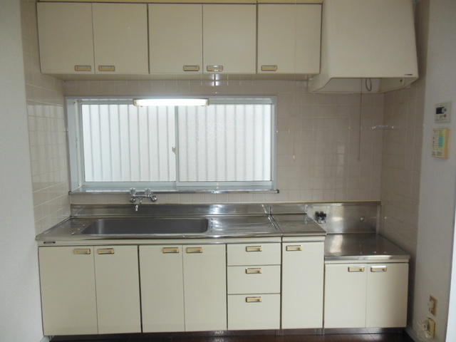 Kitchen. Gas stove installation Allowed