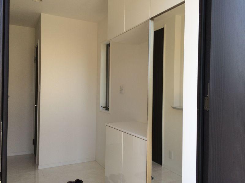 Entrance. Entrance of introspection