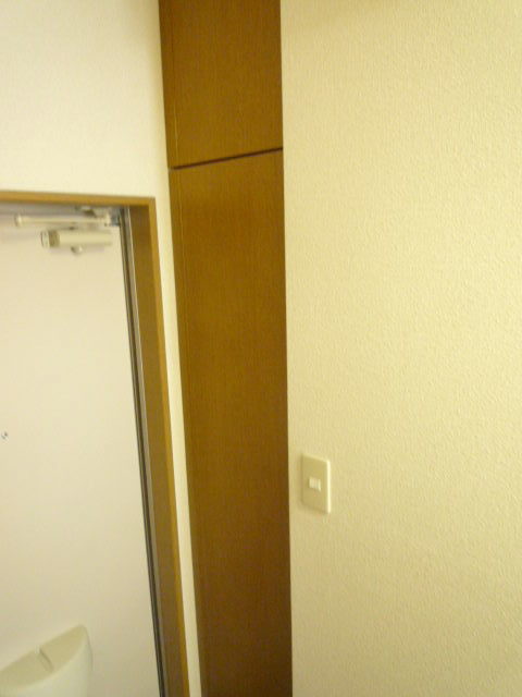 Entrance. Cupboard