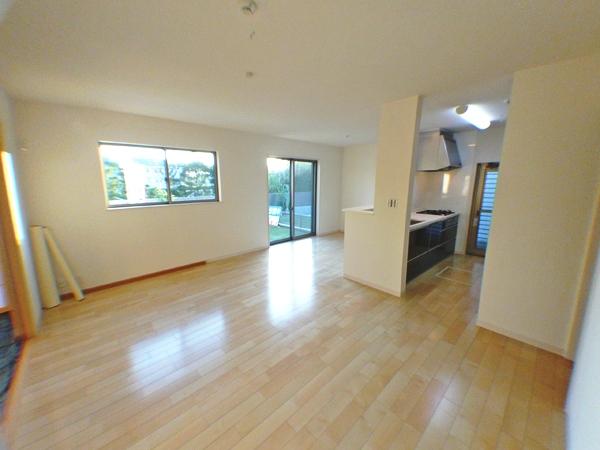 Same specifications photos (living)