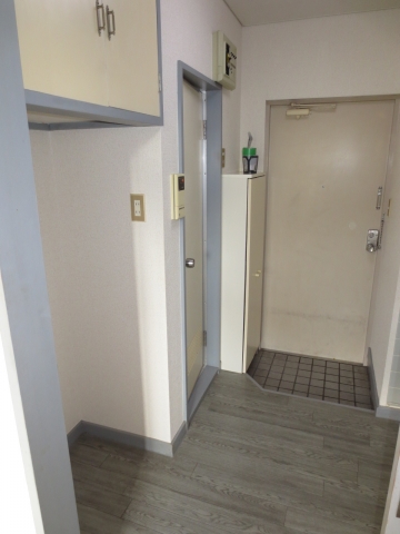 Kitchen. Refrigerator yard