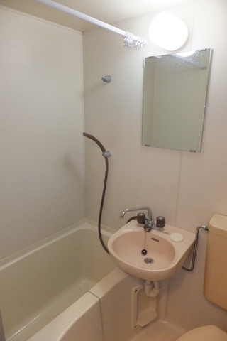 Bath.  Spacious bath time