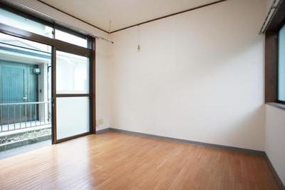 Living and room. Beautiful room in the already cross Insect!