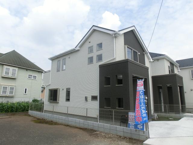 Local appearance photo. 5 Building