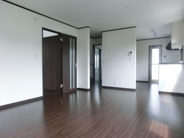 Living. Building 2 (06 May 2013) Shooting