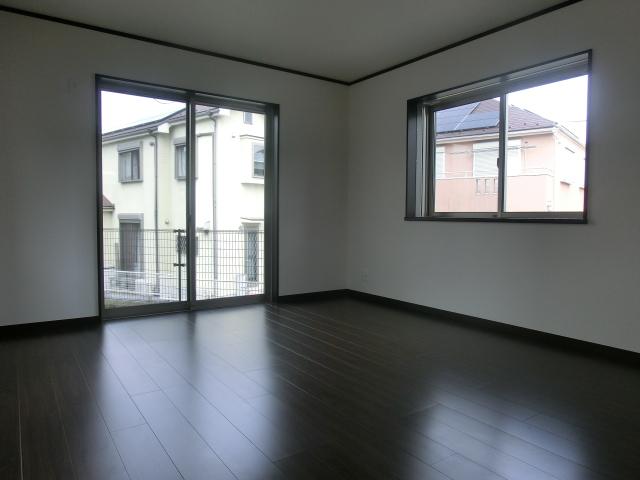 Living. Building 3 (06 May 2013) Shooting