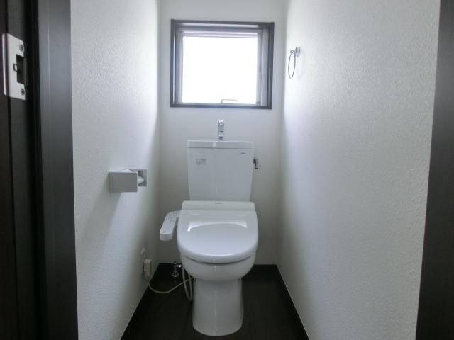 Toilet. 4 Building (06 May 2013) Shooting