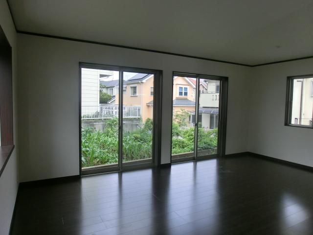 Living. 5 Building (06 May 2013) Shooting