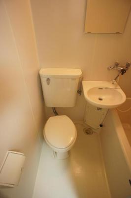 Toilet. 3-point unit ☆ Cleaning is also a breeze