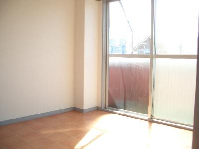 Living and room. Western-style 6 Pledge