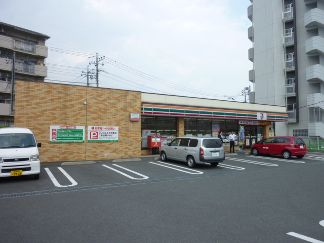 Convenience store. Seven-Eleven Haramachida shop until the (convenience store) 450m