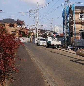 Local appearance photo. Parking is also easy to leisurely road