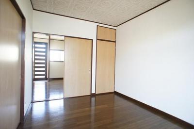 Living and room. Flooring warmth of wood friendly