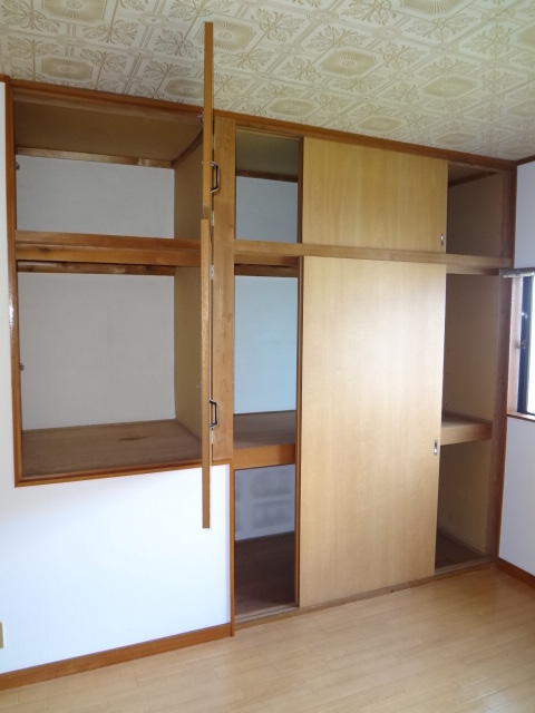 Receipt. Western style room