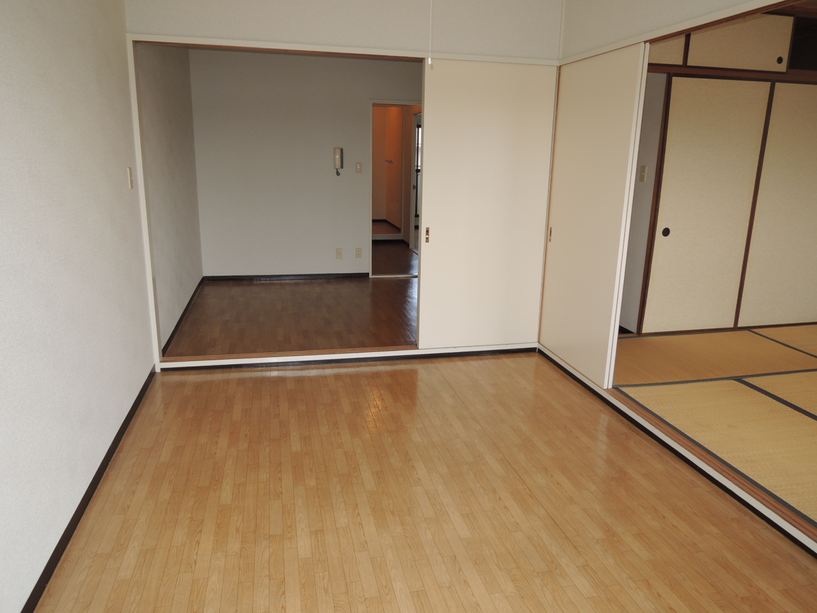 Living and room. South Western-style