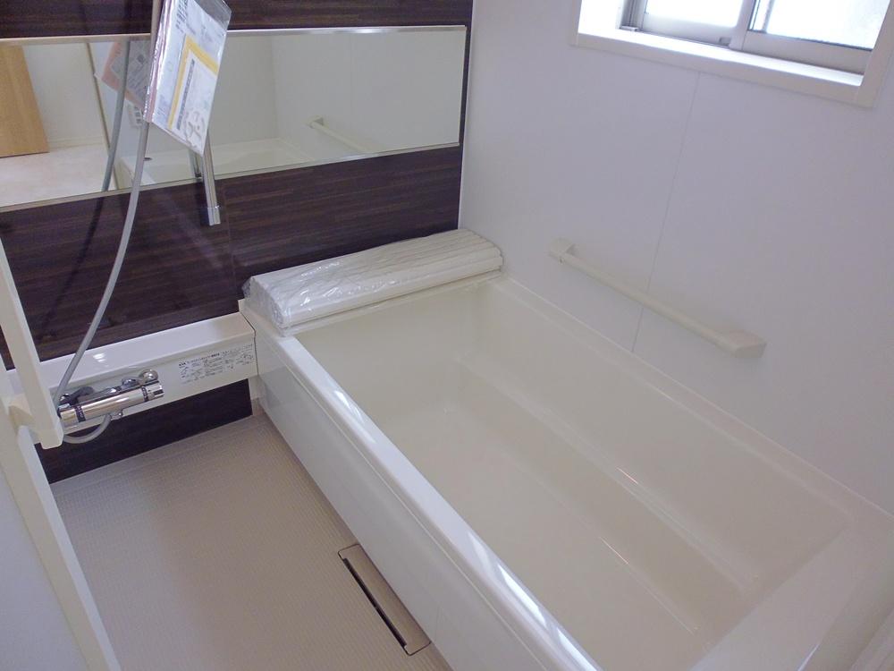 Bathroom. 1 Building