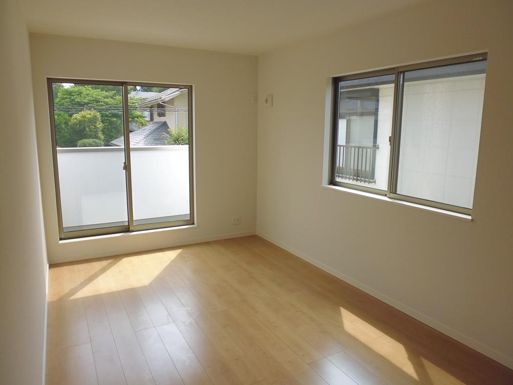 Non-living room. 1 Building