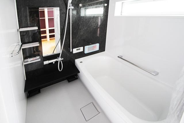 Same specifications photo (bathroom)