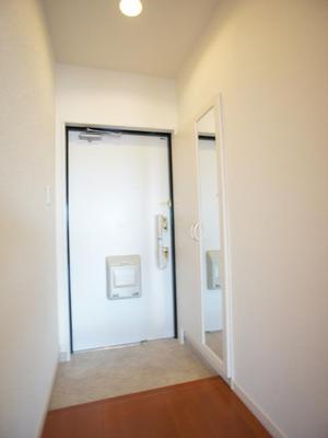 Entrance. Entrance space there is a full-length mirror