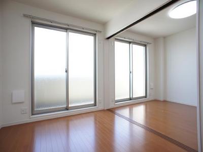 Living and room. You can also use widely open the partition door