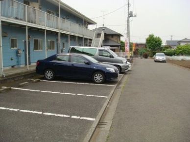 Other. 0m to on-site parking (Other)