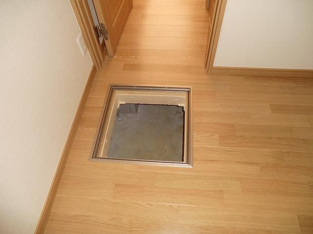 Receipt. Underfloor Storage