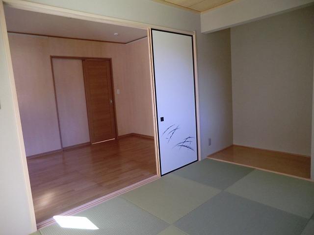 Non-living room. Stylish tatami Japanese-style.