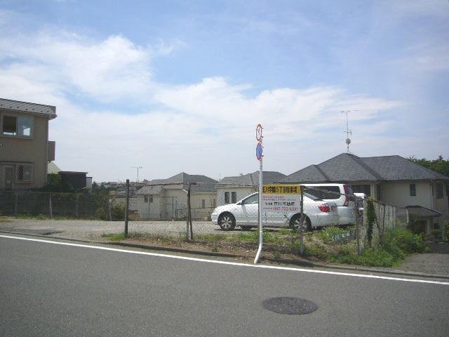 Local photos, including front road. Local (July 2013) Shooting