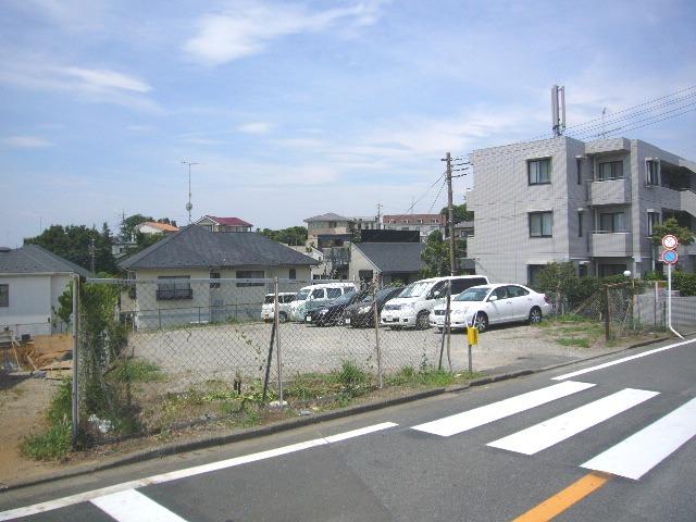 Local photos, including front road. Local (July 2013) Shooting