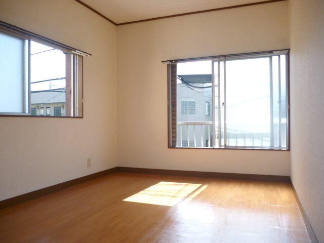 Living and room. 2F Southeast Western-style