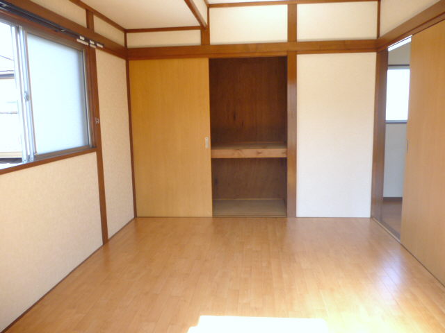 Living and room. 2F southwest Western-style