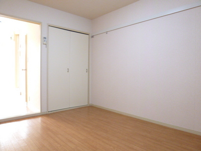 Living and room. All-season comfort in air-conditioned rooms