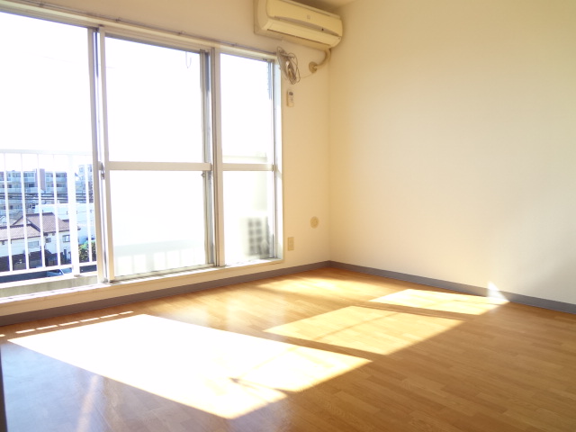 Living and room. ※ The image is an image with a separate room of the same type.