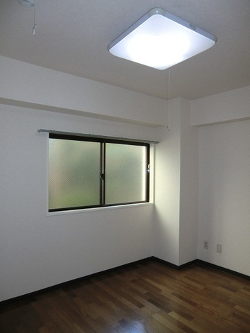 Other room space. Air conditioning, With lighting equipment. 